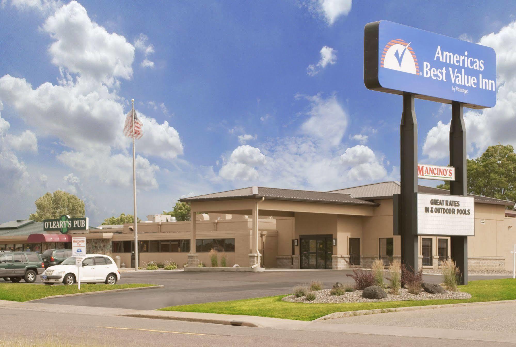 Americas Best Value Inn - Campus View Eau Claire Exterior photo